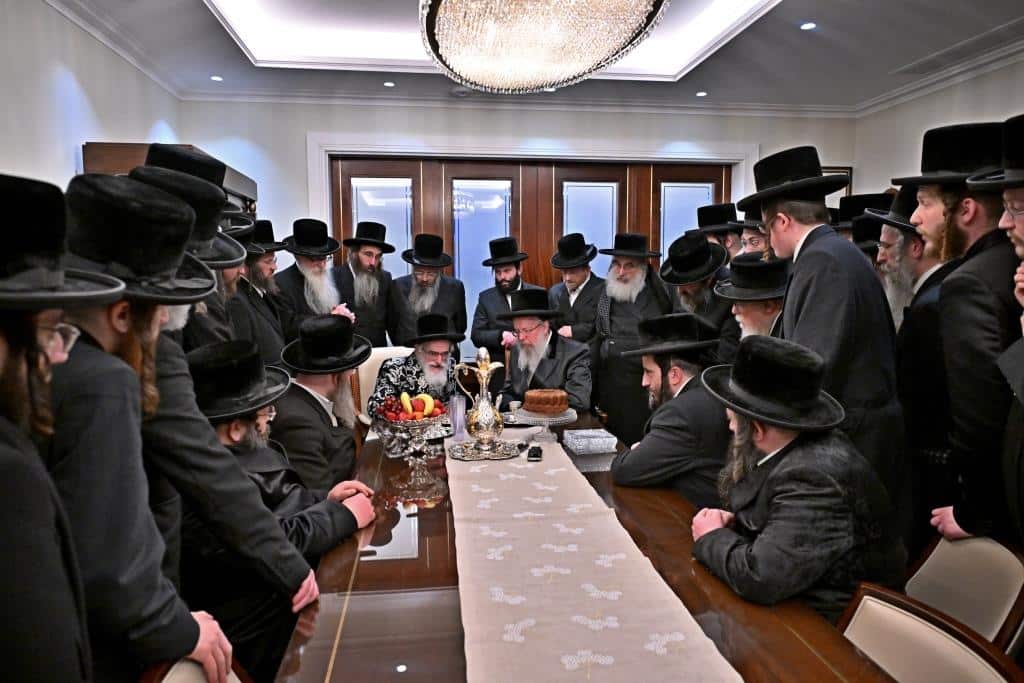 גלריה: מסע המלכות של האדמו"ר מויז'ניץ בלונדון