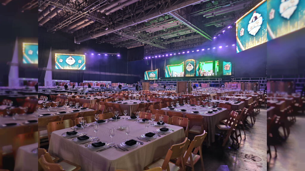 גלריה מיוחדת: בגני התערוכה נערכים לאירוע היהודי הגדול בעולם