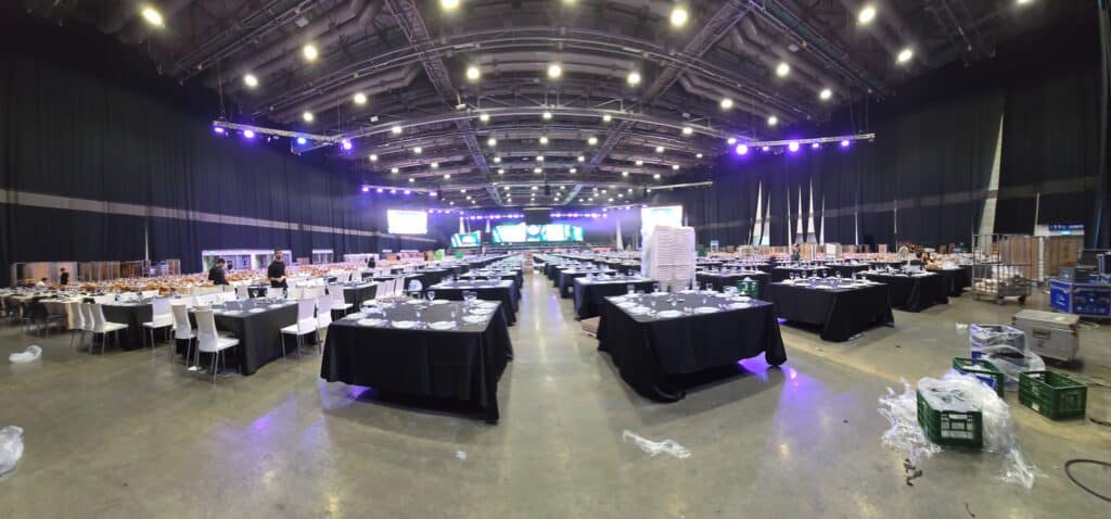 גלריה מיוחדת: בגני התערוכה נערכים לאירוע היהודי הגדול בעולם