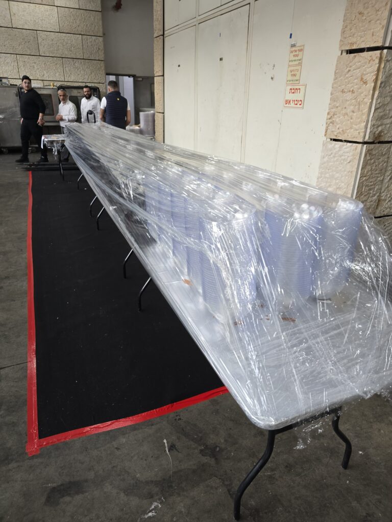 גלריה מיוחדת: בגני התערוכה נערכים לאירוע היהודי הגדול בעולם