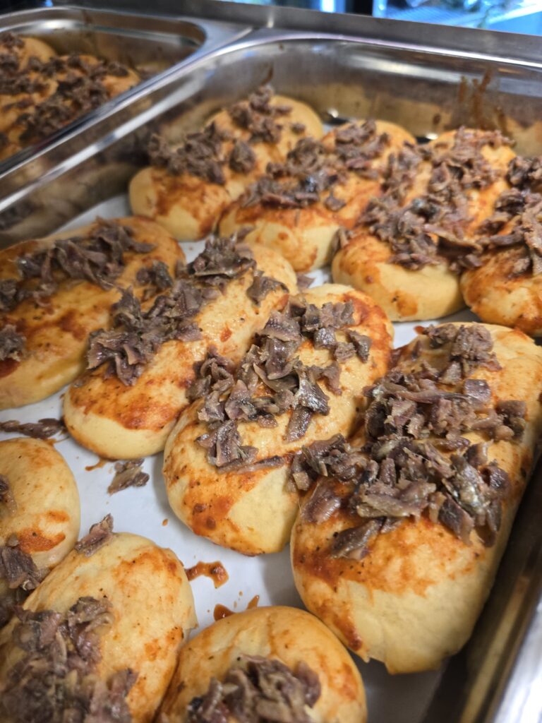 גלריה מיוחדת: בגני התערוכה נערכים לאירוע היהודי הגדול בעולם