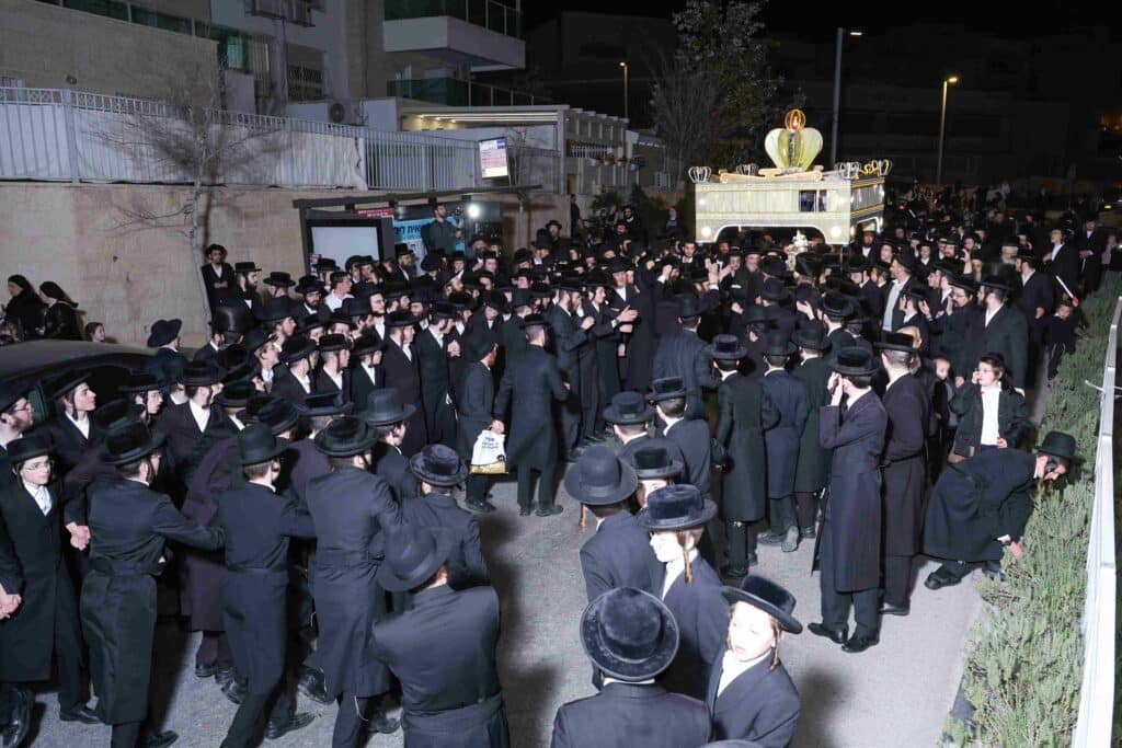 בהשתתפות בן האדמו"ר: ספר תורה הופקד עד ביאת המשיח