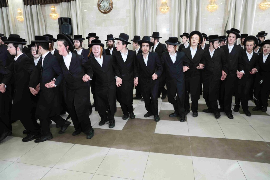 בהשתתפות בן האדמו"ר: ספר תורה הופקד עד ביאת המשיח