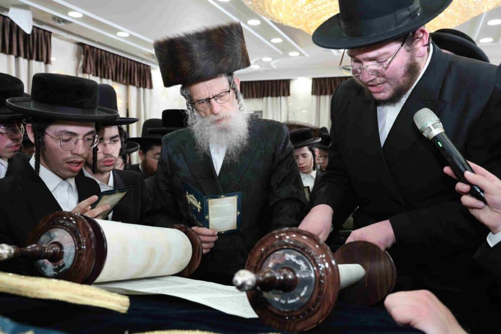 בהשתתפות בן האדמו"ר: ספר תורה הופקד עד ביאת המשיח