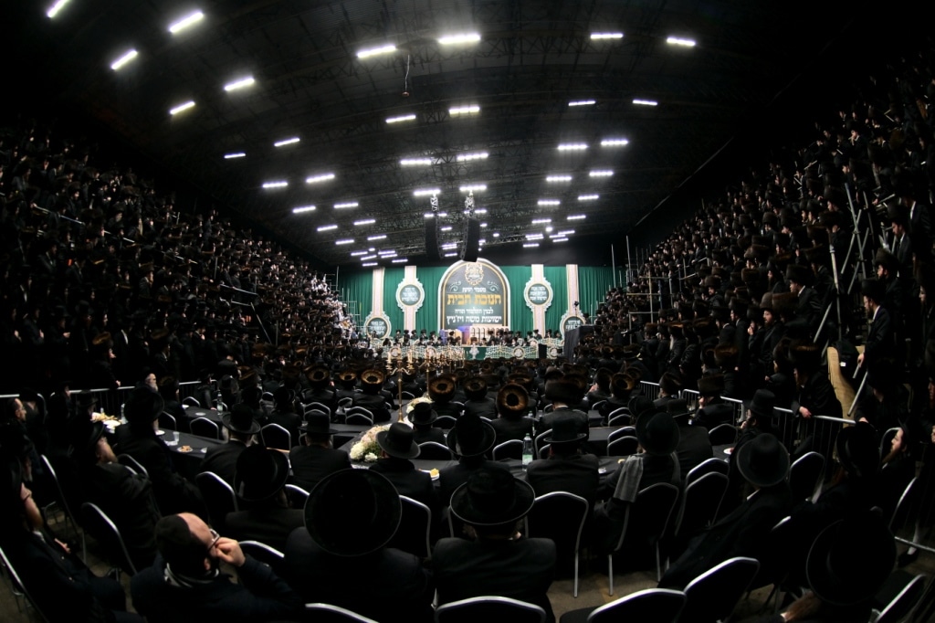 בלונדון חנכו את בניין תלמוד תורה ויז'ניץ בשילוב הכנסת ס"ת בלונדון חנכו את בניין תלמוד תורה ויז'ניץ בשילוב הכנסת ס"ת