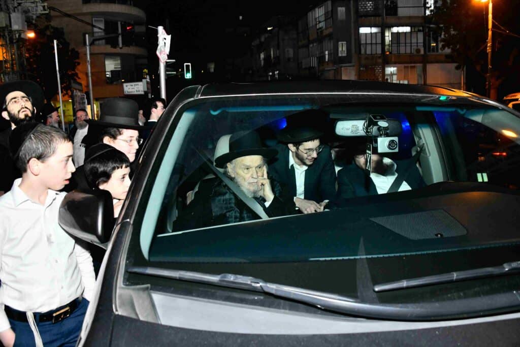 שרידה לדור דעה: אלפים ליוו למנוחות את הרבנית ברגמן ע"ה