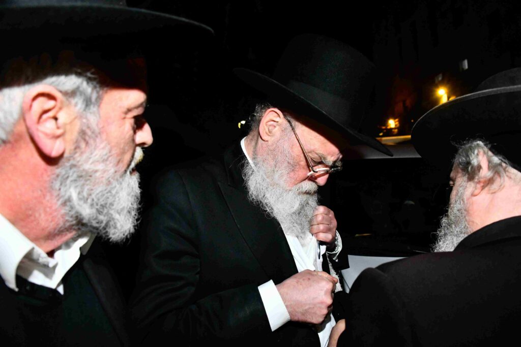 שרידה לדור דעה: אלפים ליוו למנוחות את הרבנית ברגמן ע"ה