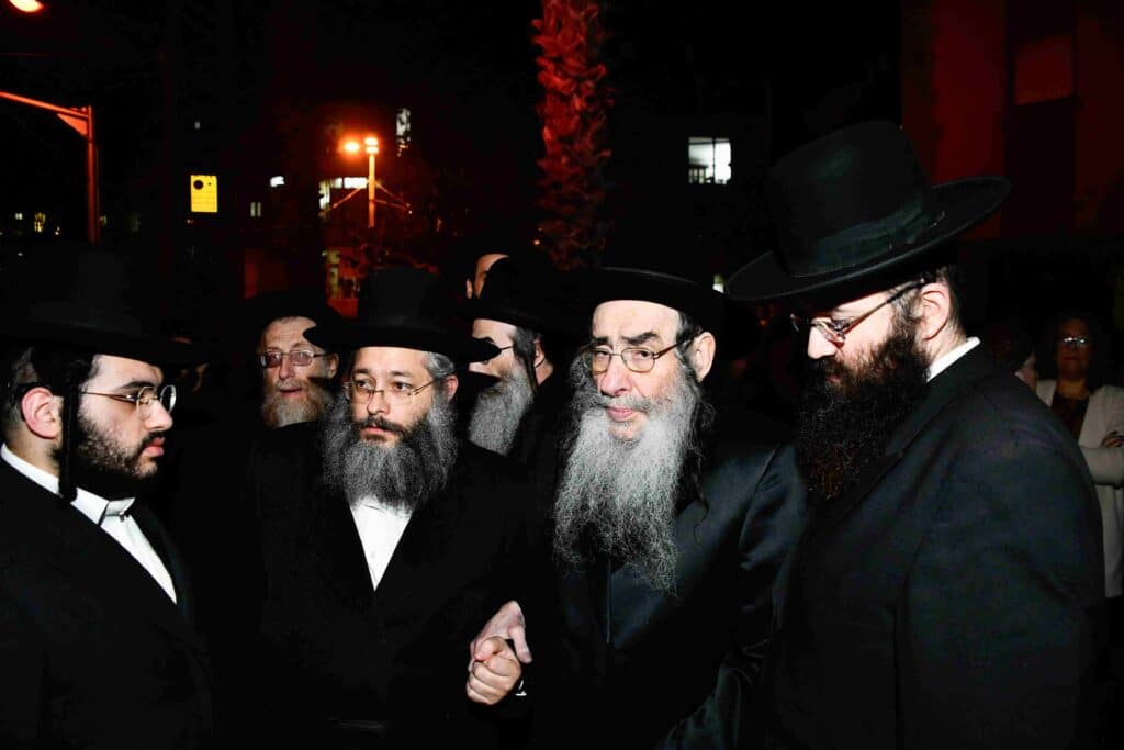 שרידה לדור דעה: אלפים ליוו למנוחות את הרבנית ברגמן ע"ה