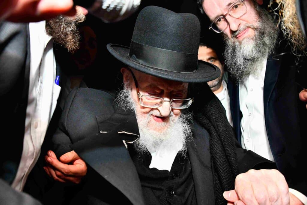 שרידה לדור דעה: אלפים ליוו למנוחות את הרבנית ברגמן ע"ה