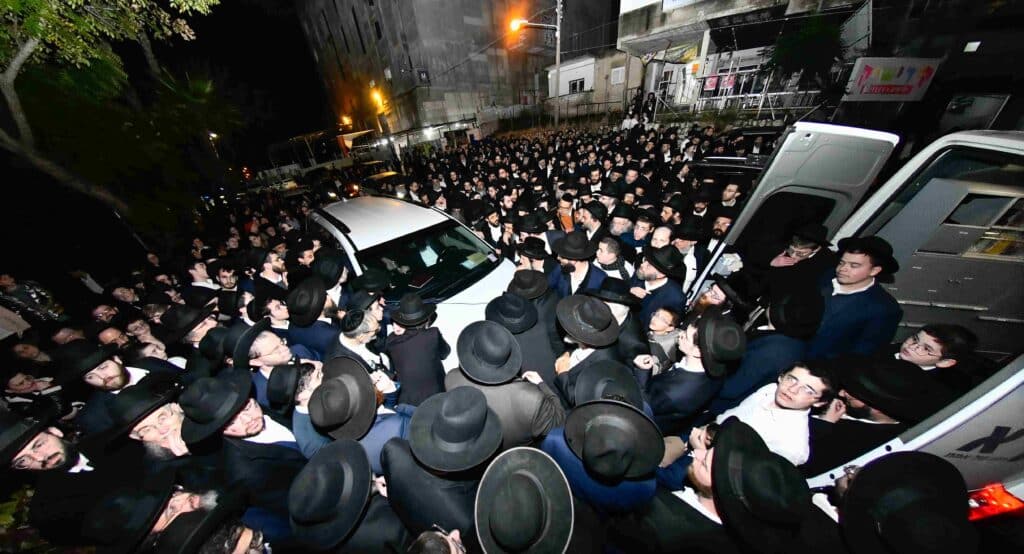 שרידה לדור דעה: אלפים ליוו למנוחות את הרבנית ברגמן ע"ה