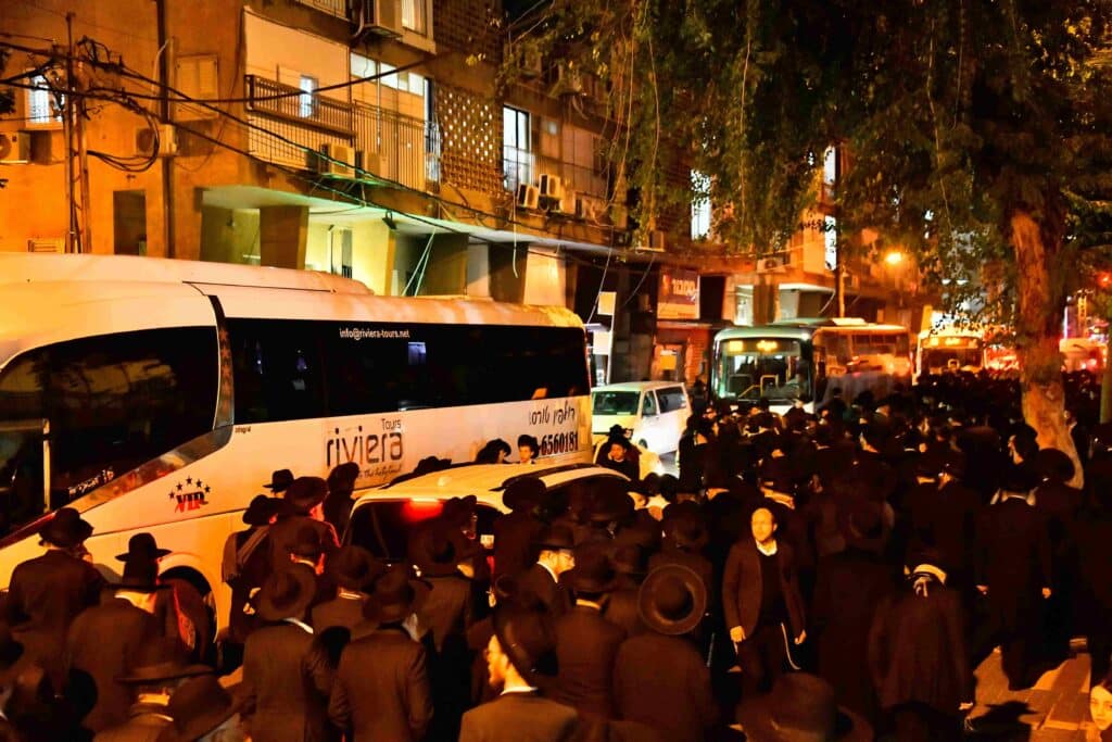 שרידה לדור דעה: אלפים ליוו למנוחות את הרבנית ברגמן ע"ה