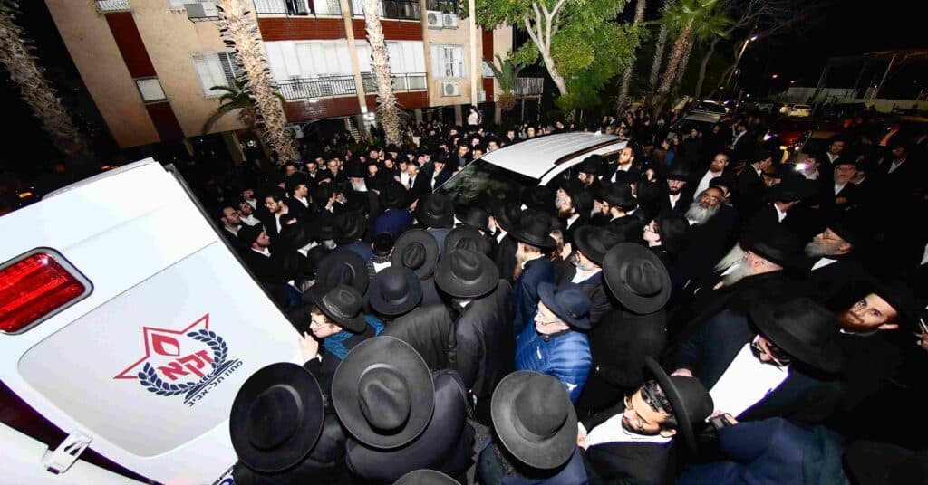 שרידה לדור דעה: אלפים ליוו למנוחות את הרבנית ברגמן ע"ה