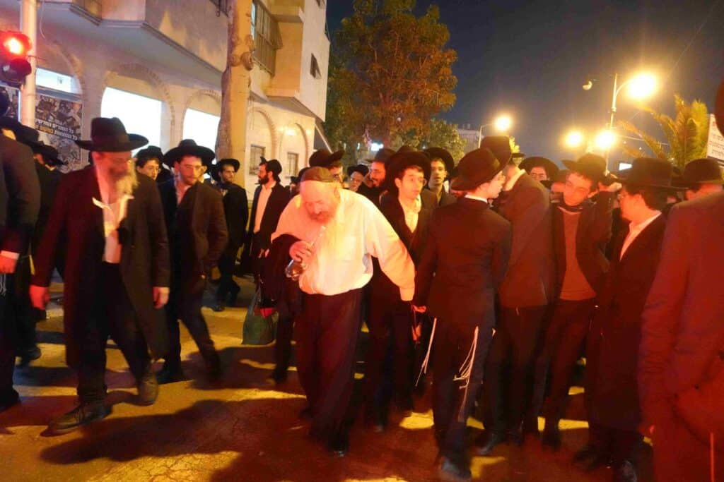 שרידה לדור דעה: אלפים ליוו למנוחות את הרבנית ברגמן ע"ה