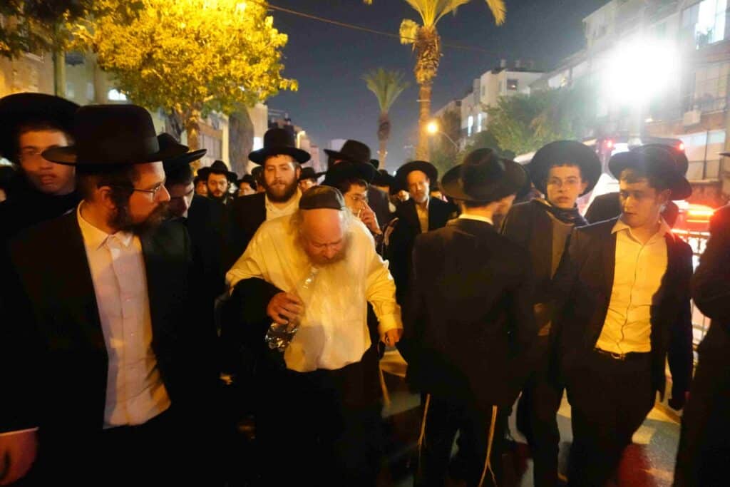 שרידה לדור דעה: אלפים ליוו למנוחות את הרבנית ברגמן ע"ה