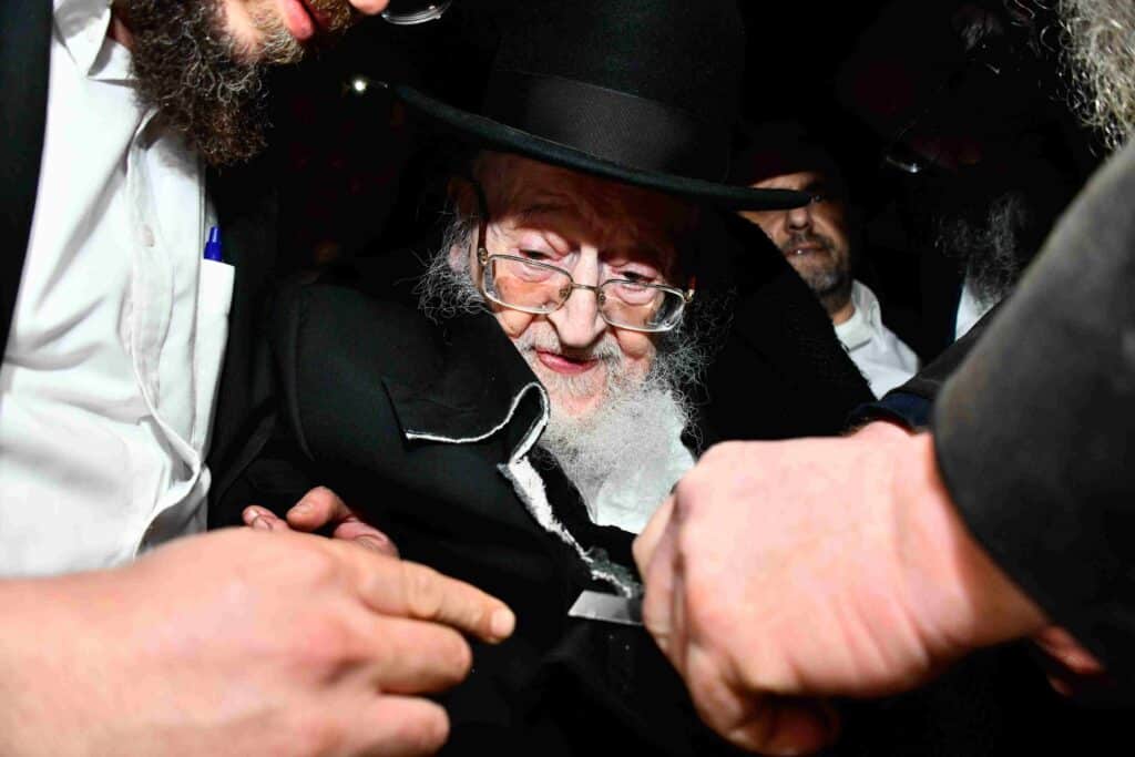 שרידה לדור דעה: אלפים ליוו למנוחות את הרבנית ברגמן ע"ה