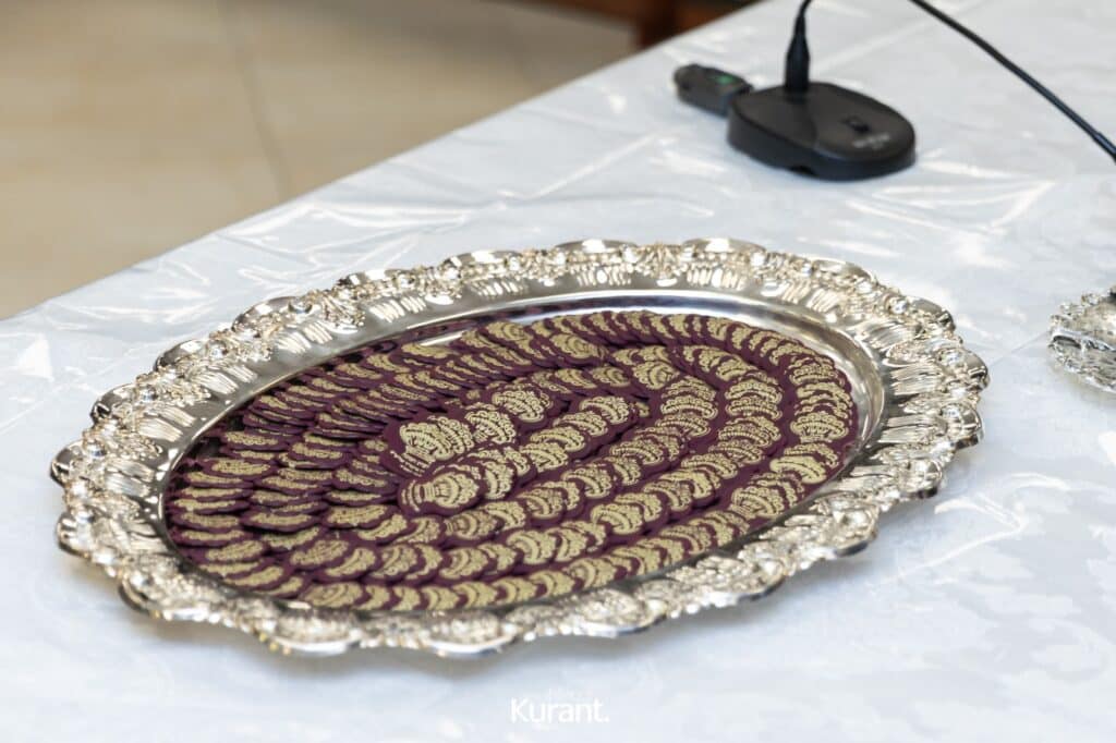 ב'יום ההודאה': האדמו"ר מקרעטשניף ק"ג ערך טיש והדלקה