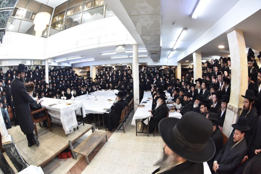 האדמו"ר מאלכסנדר ערך טיש ביום היארצייט של האדמו"ר השני