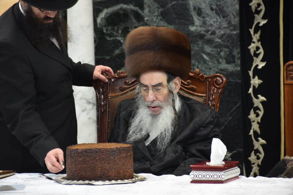 האדמו"ר מאלכסנדר ערך טיש ביום היארצייט של האדמו"ר השני