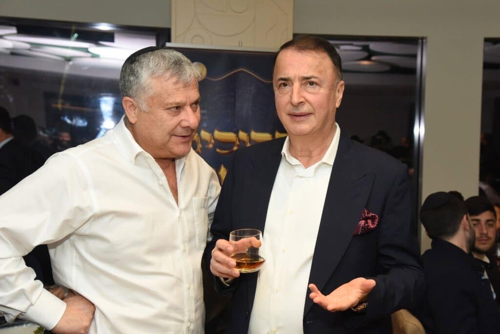 הראשל"צ והשרים עלו לברך את הנגיד ב'שבע ברכות' לבנו הראשל"צ והשרים עלו לברך את הנגיד ב'שבע ברכות' לבנו