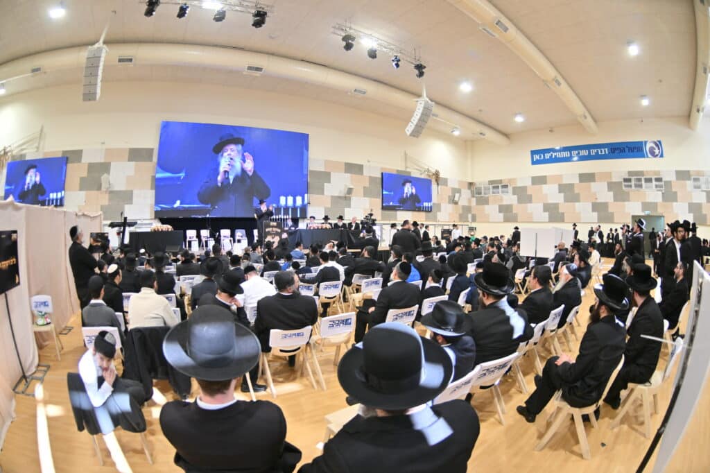 תיעוד מרגש: באשדוד חגגו מסיבת חנוכה לילדים המיוחדים תיעוד מרגש: באשדוד חגגו מסיבת חנוכה לילדים המיוחדים