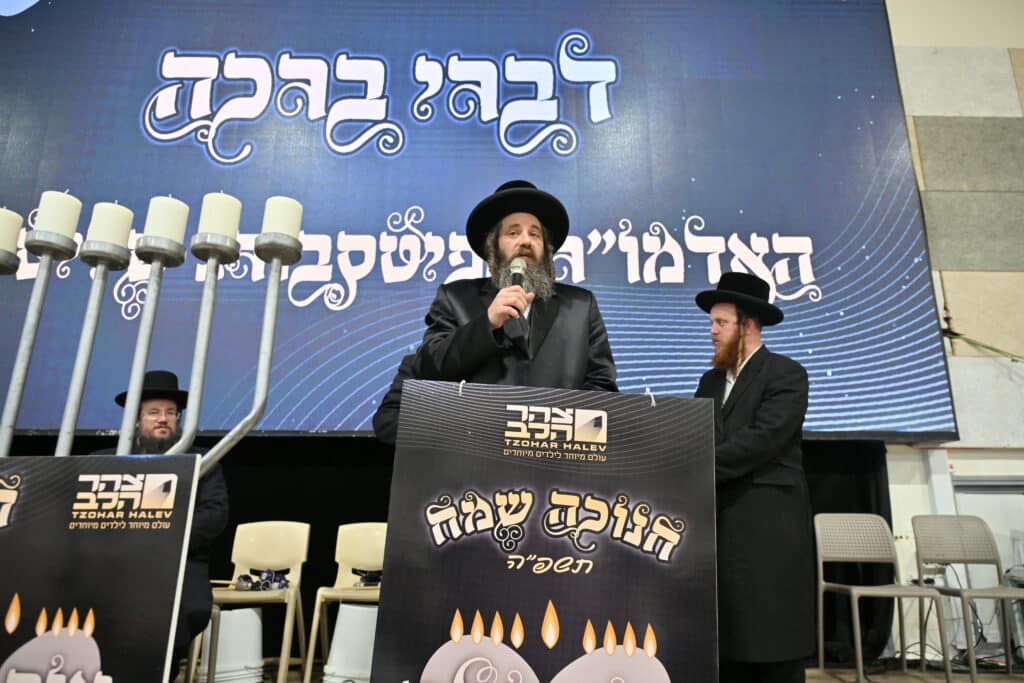 תיעוד מרגש: באשדוד חגגו מסיבת חנוכה לילדים המיוחדים תיעוד מרגש: באשדוד חגגו מסיבת חנוכה לילדים המיוחדים