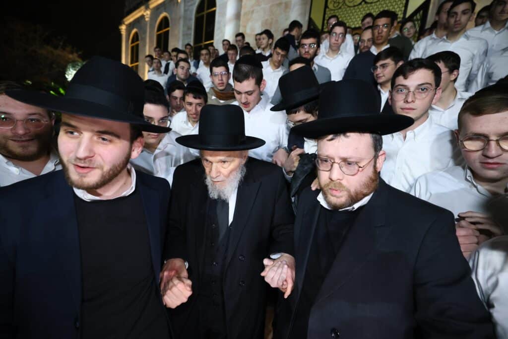 מרן הגרמ"ה הירש: "יש היום כל כך הרבה ניסיונות לבחורים"