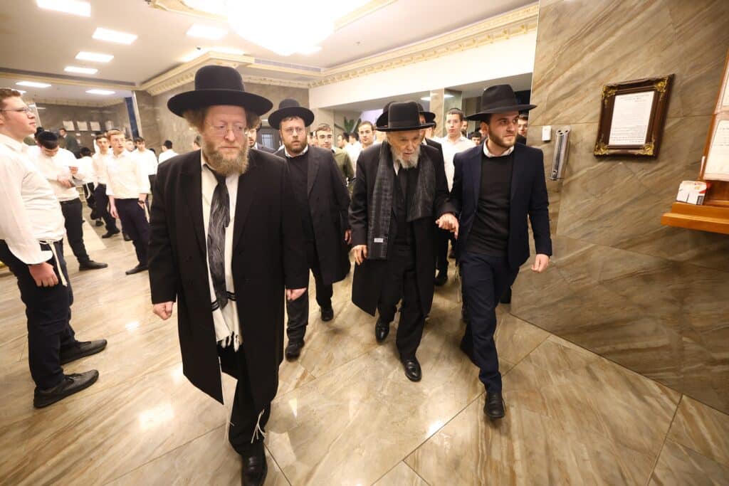 מרן הגרמ"ה הירש: "יש היום כל כך הרבה ניסיונות לבחורים"