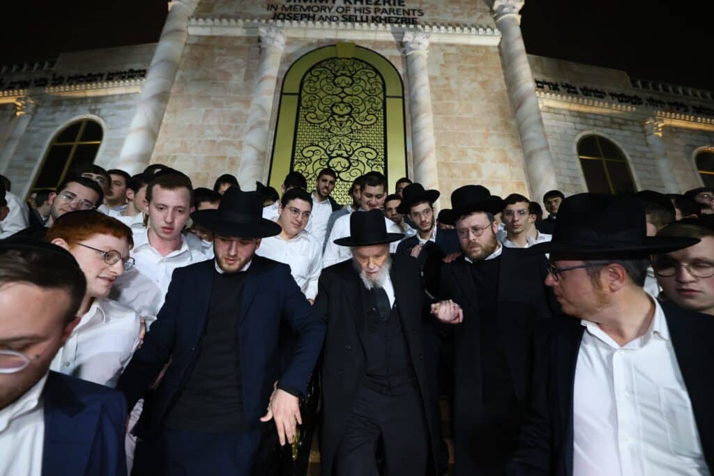 מרן הגרמ"ה הירש: "יש היום כל כך הרבה ניסיונות לבחורים"