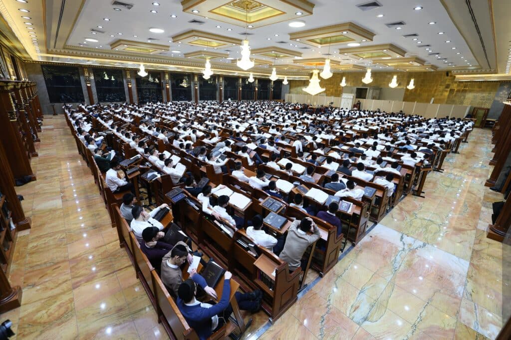 מרן הגרמ"ה הירש: "יש היום כל כך הרבה ניסיונות לבחורים"