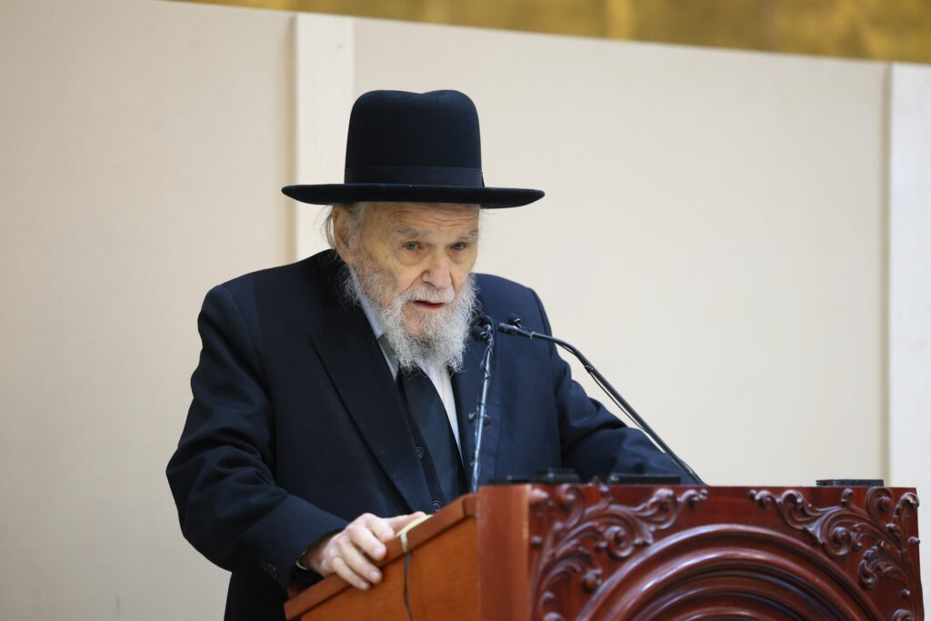 מרן הגרמ"ה הירש: "יש היום כל כך הרבה ניסיונות לבחורים"