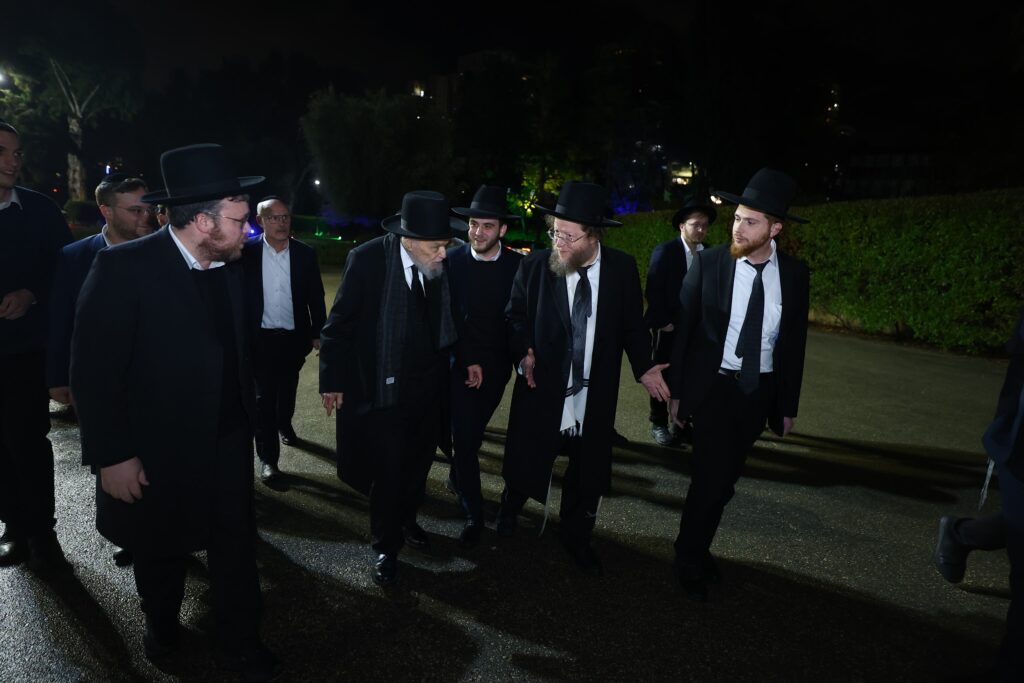 מרן הגרמ"ה הירש: "יש היום כל כך הרבה ניסיונות לבחורים"