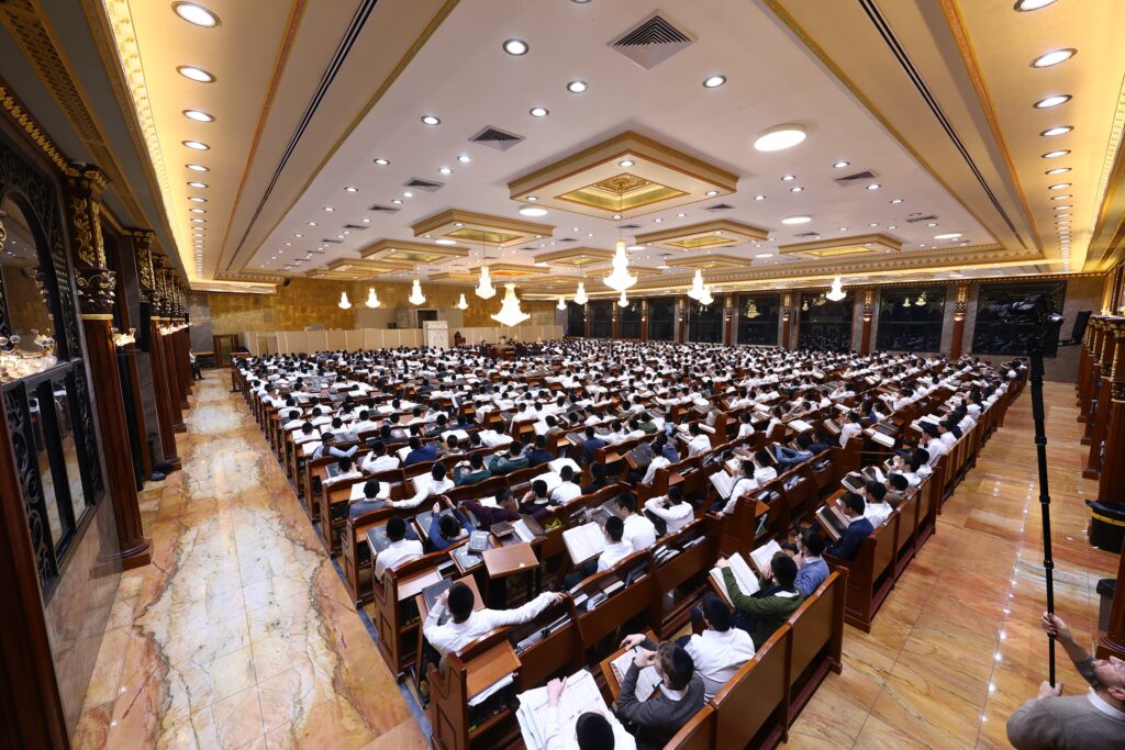 מרן הגרמ"ה הירש: "יש היום כל כך הרבה ניסיונות לבחורים"