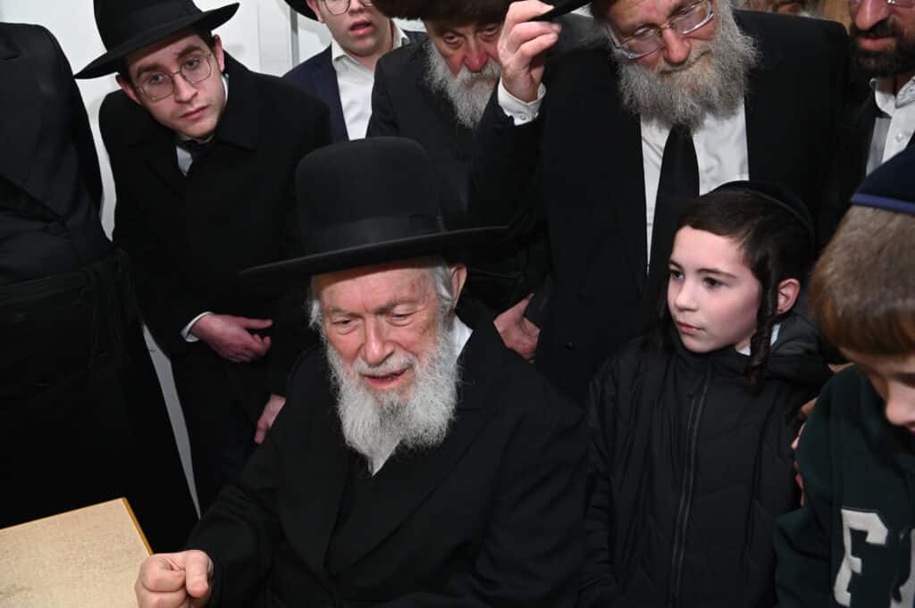 תיעוד: כשהגר"י זילברשטיין הסביר את תפילת "לקיים בנו"