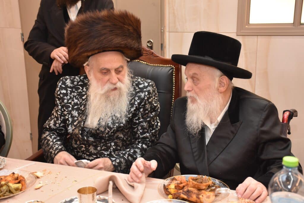 גלריה: האדמו"ר מבוטשאן הכניס את נכדו בעול המצוות