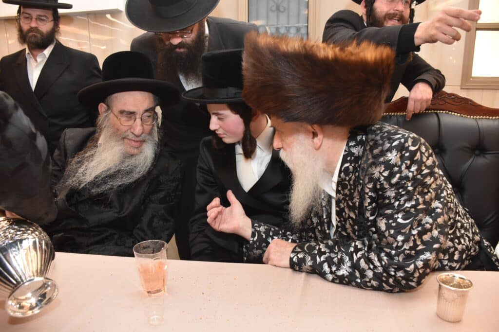 גלריה: האדמו"ר מבוטשאן הכניס את נכדו בעול המצוות