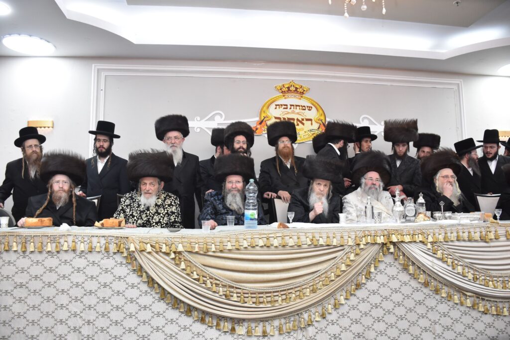 שמחת נישואי נכד האדמו"ר מטשאקאווא עם נכדת האדמו"ר מראחוב