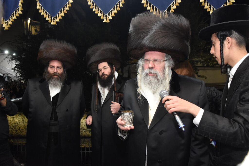 שמחת נישואי נכד האדמו"ר מטשאקאווא עם נכדת האדמו"ר מראחוב