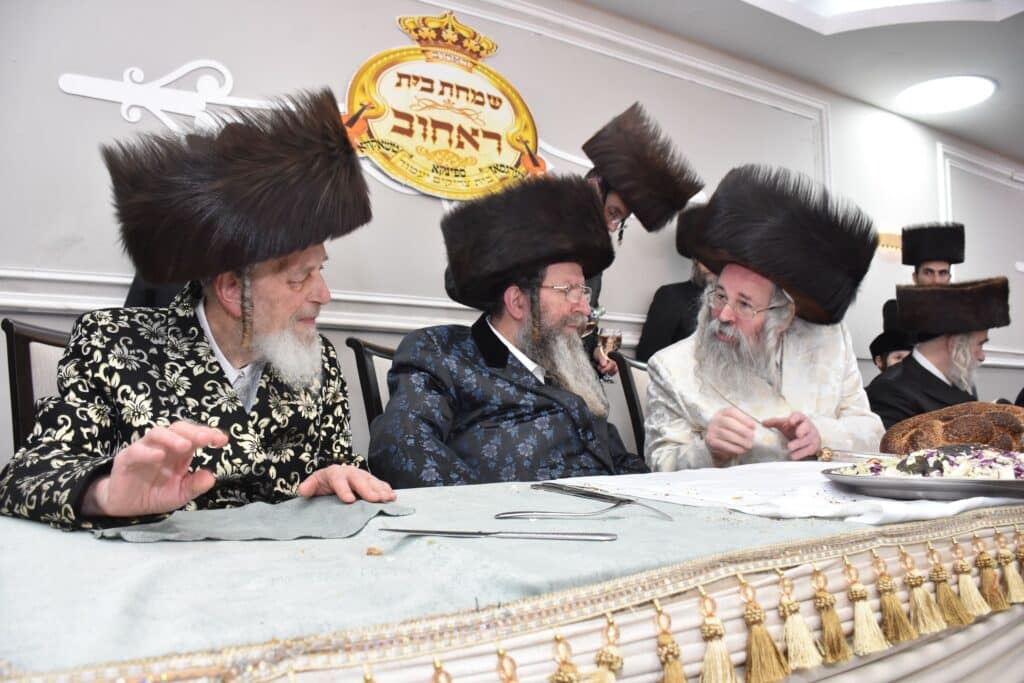 שמחת נישואי נכד האדמו"ר מטשאקאווא עם נכדת האדמו"ר מראחוב