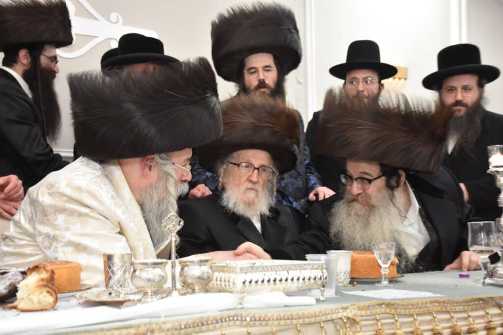 שמחת נישואי נכד האדמו"ר מטשאקאווא עם נכדת האדמו"ר מראחוב