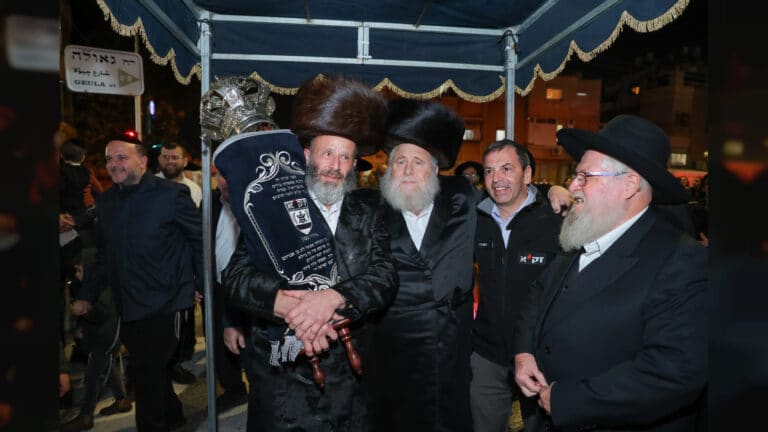 הכנסת ספר תורה לגמ"ח ניחום אבלים של זק"א מחוז צפון