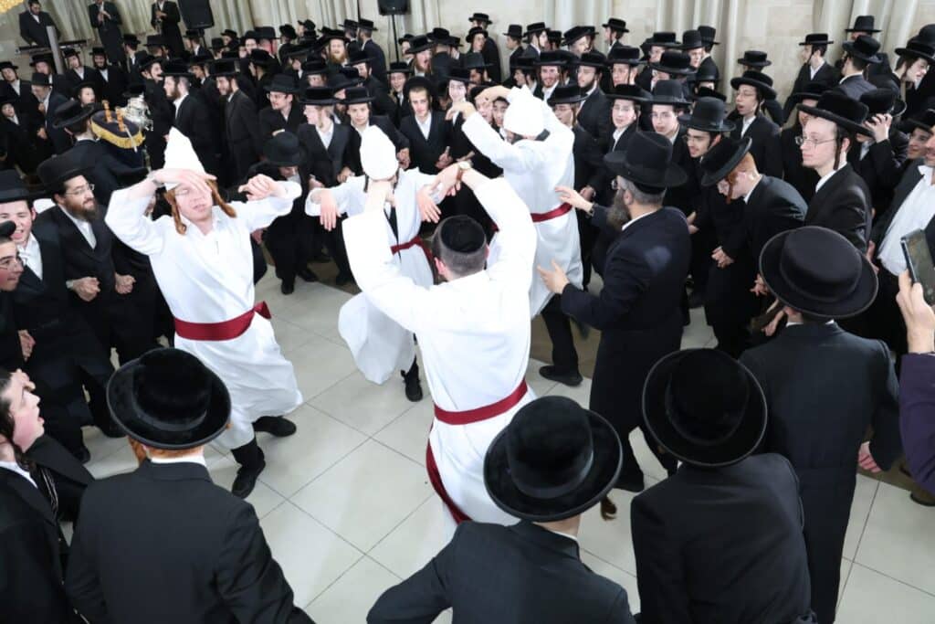 בהשתתפות בן האדמו"ר: ספר תורה הופקד עד ביאת המשיח