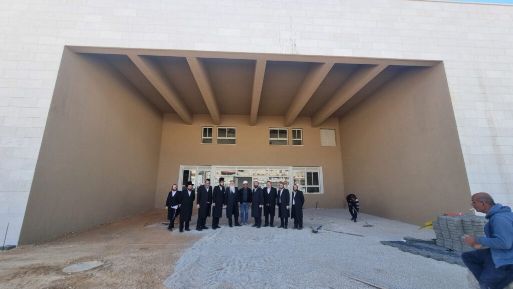 פרוש: "רואים תנופת התפתחות חסידית אדירה - מחויבים לסייע"