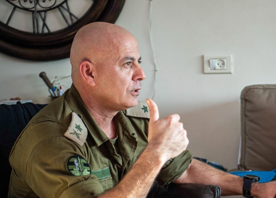 אח לנשק: מפקדי חטיבת גולני עלו לבית אמו של אורון שאול