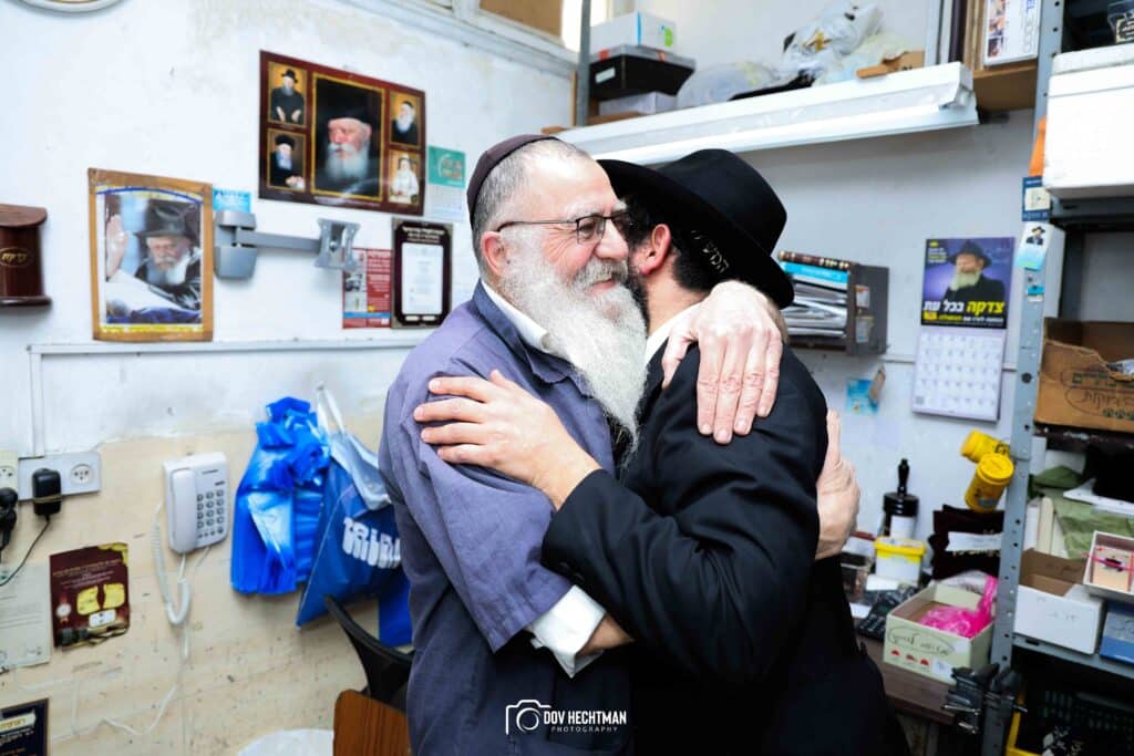 שגריר יפן בישראל ביקר בכפר חב"ד וישב להתוועדות