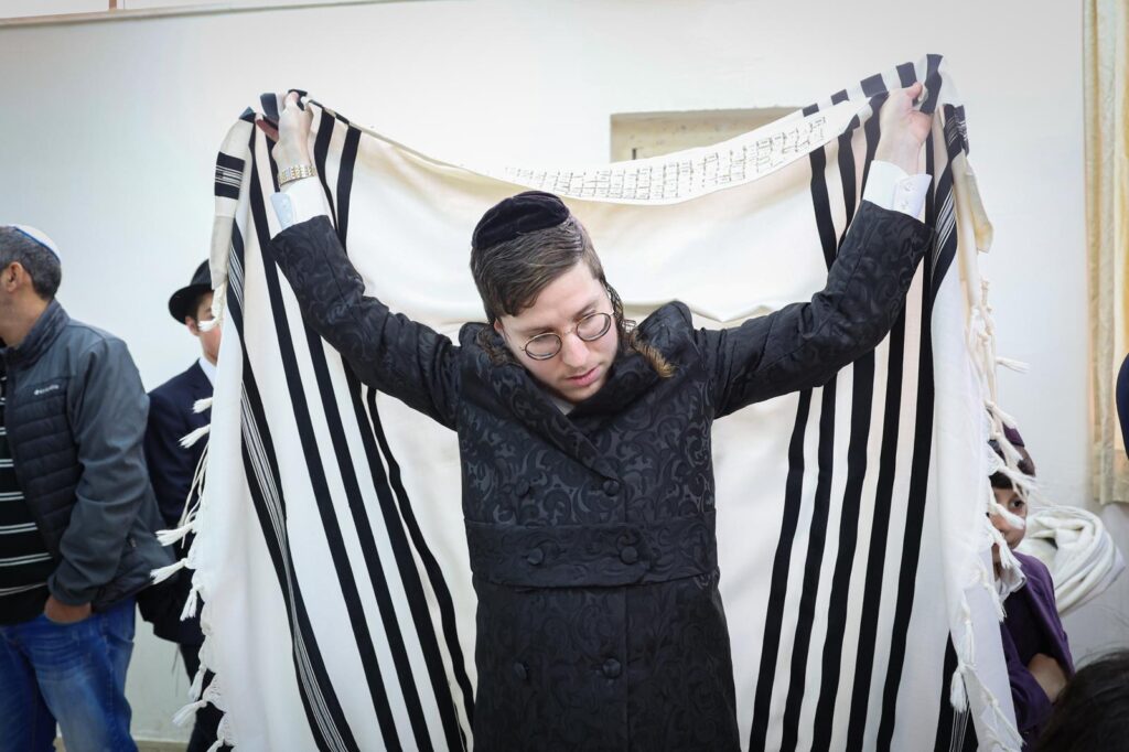 יועץ התקשורת ערך ברית לבנו הבכור - כולם התייצבו • צפו