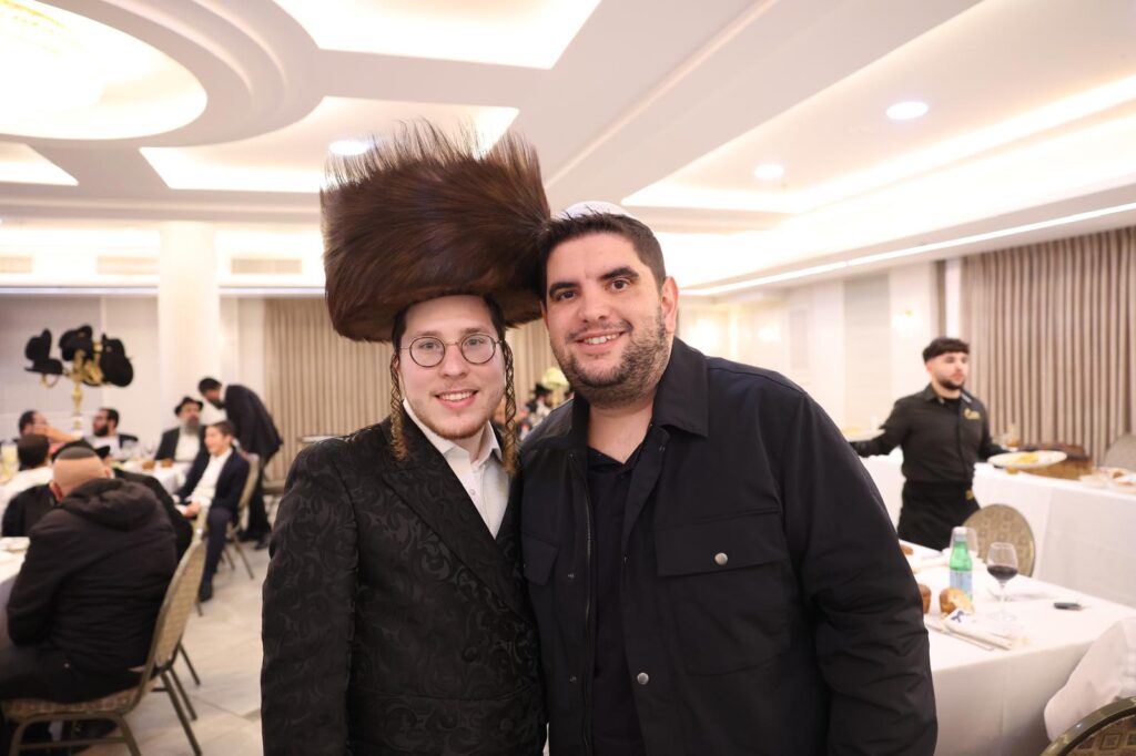 יועץ התקשורת ערך ברית לבנו הבכור - כולם התייצבו • צפו