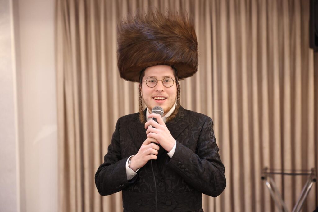 יועץ התקשורת ערך ברית לבנו הבכור - כולם התייצבו • צפו