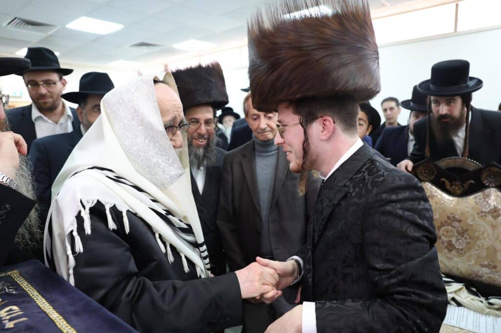 יועץ התקשורת ערך ברית לבנו הבכור - כולם התייצבו • צפו