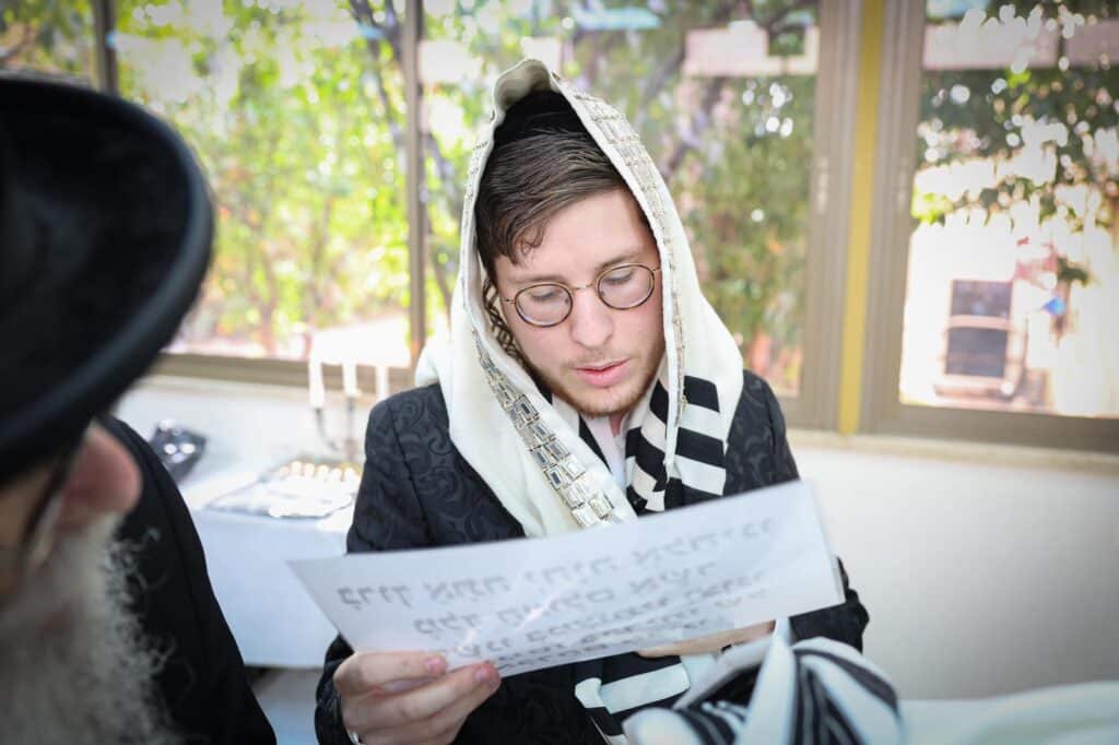 יועץ התקשורת ערך ברית לבנו הבכור - כולם התייצבו • צפו