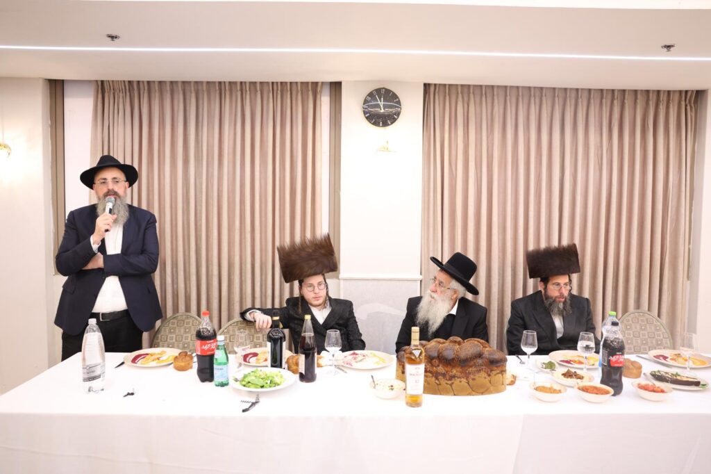 יועץ התקשורת ערך ברית לבנו הבכור - כולם התייצבו • צפו